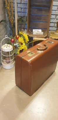 Vintage 40s / 50s 'Victor Luggage' Suitcase - Yatva