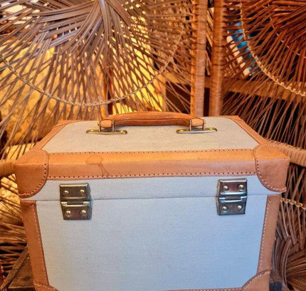 Vintage 40's/50's Makeup Case - Yatva