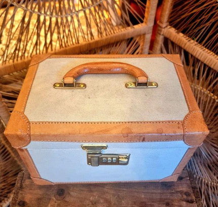 Vintage 40's/50's Makeup Case - Yatva