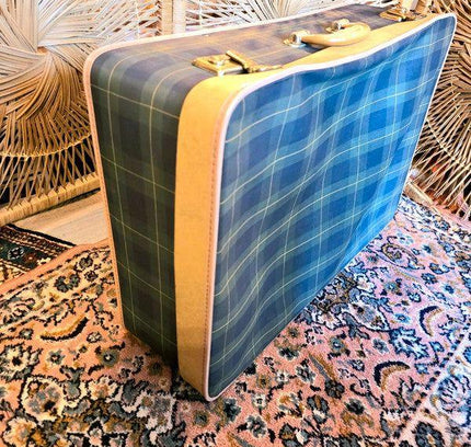Vintage 50/60's Mod Tartan Check Suitcase. - Yatva