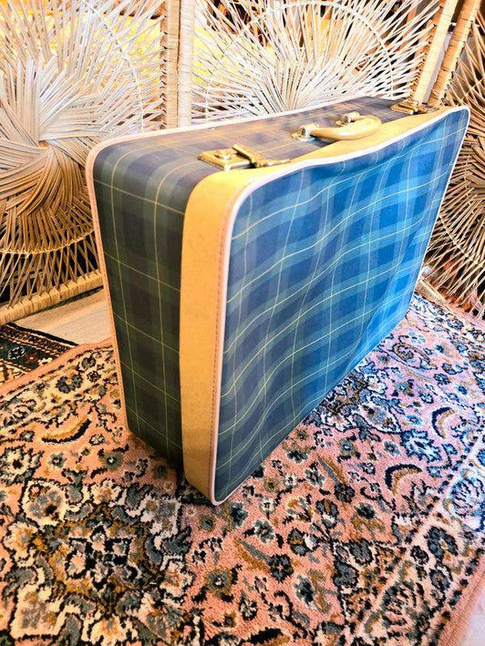 Vintage 50/60's Mod Tartan Check Suitcase. - Yatva