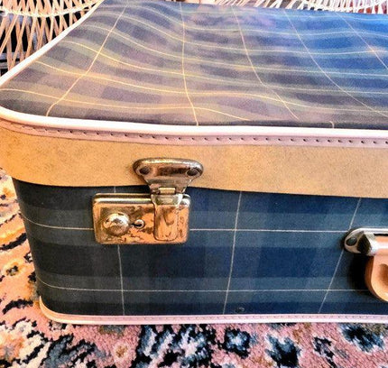 Vintage 50/60's Mod Tartan Check Suitcase. - Yatva