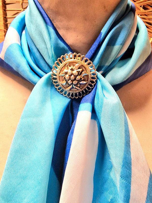 Vintage 50s / 60s Celluloid Scarf Clip - Yatva