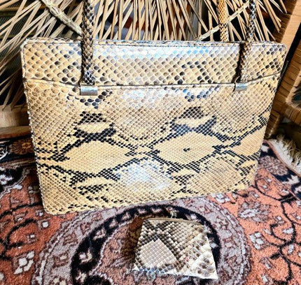 Vintage 50s / 60s Patentado SnakeSkin Hand Bag & Purse - Yatva