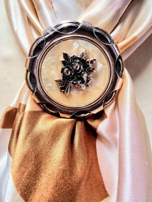 Vintage 50s / 60s Scarf Clip - Yatva