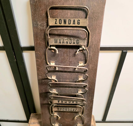 Vintage 50s / 60s Weekly Wooden Letter Rack - Yatva