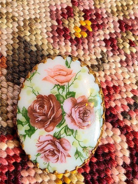 Vintage 50s Scarf Clip - Roses - Yatva