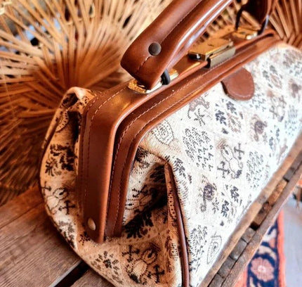 Vintage 50's Tapestry Handbag - Yatva