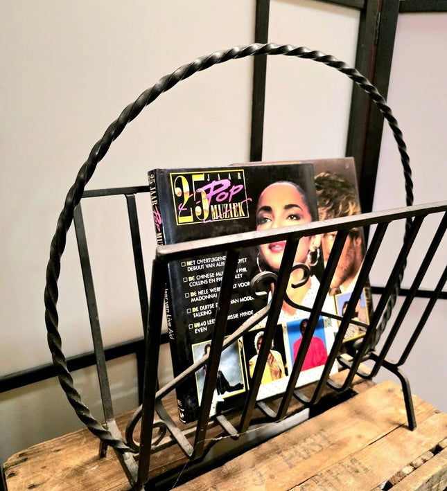 Vintage 60s / 70s Corinchem Wrought Iron magazine rack - Yatva