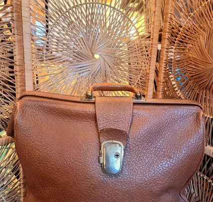 Vintage 60's / 70's Doctors Bag - Yatva
