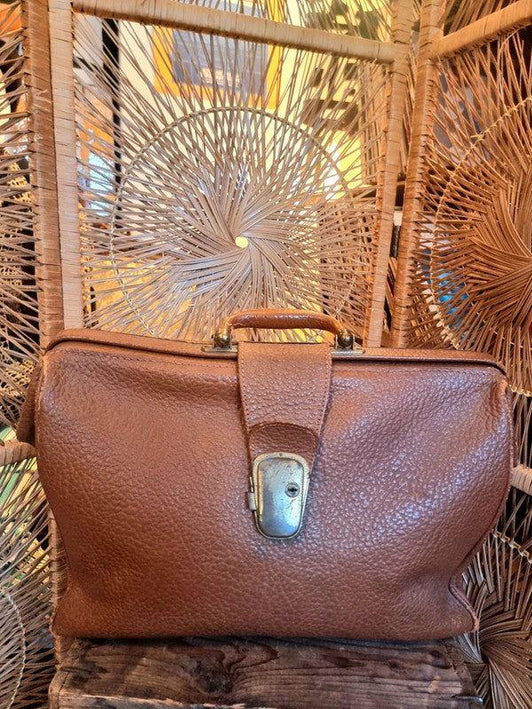 Vintage 60's / 70's Doctors Bag - Yatva