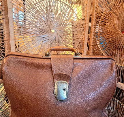 Vintage 60's / 70's Doctors Bag - Yatva