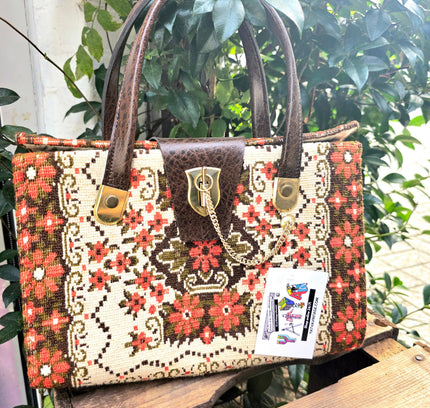 Vintage 60s / 70s Tapestry - Needlepoint Handbag - Yatva