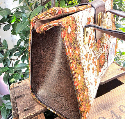 Vintage 60s / 70s Tapestry - Needlepoint Handbag - Yatva
