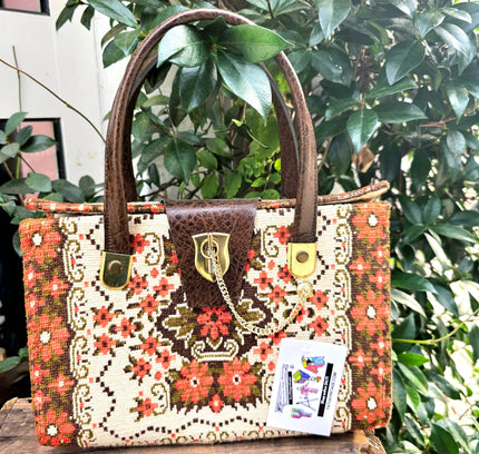 Vintage 60s / 70s Tapestry - Needlepoint Handbag - Yatva