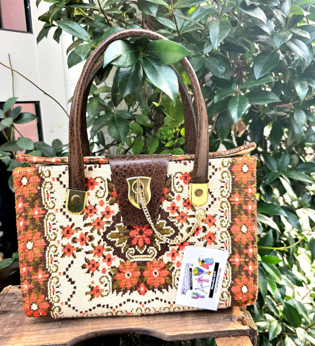 Vintage 60s / 70s Tapestry - Needlepoint Handbag - Yatva