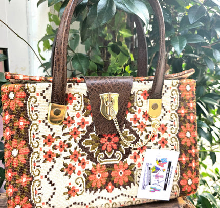 Vintage 60s / 70s Tapestry - Needlepoint Handbag - Yatva