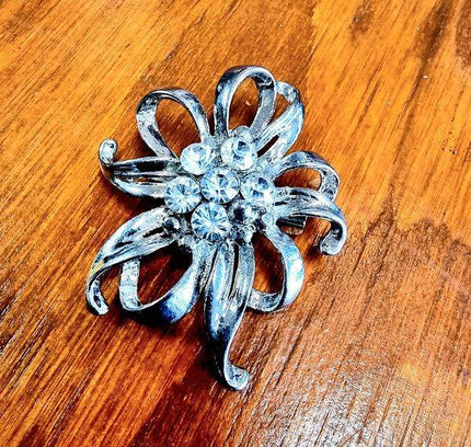 Vintage 60's Brooch - Yatva