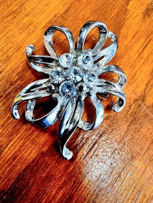Vintage 60's Brooch - Yatva