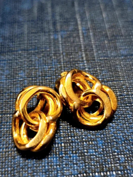 Vintage 60's Clip on Earrings - Yatva