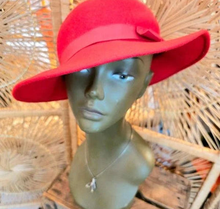 Vintage 60's Cloche Hat - Yatva