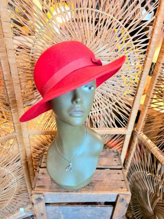 Vintage 60's Cloche Hat - Yatva