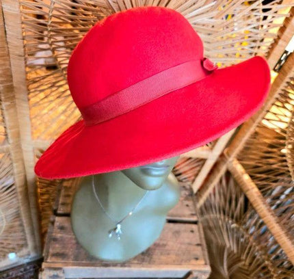 Vintage 60's Cloche Hat - Yatva