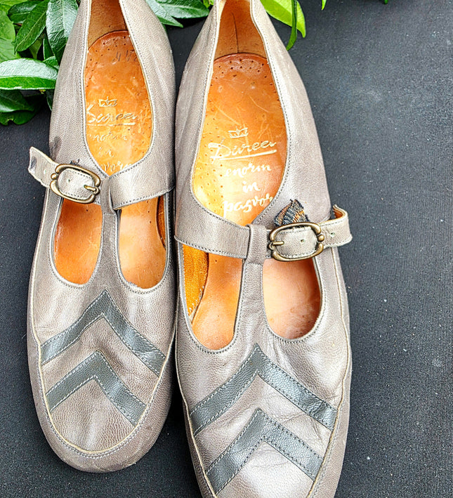 Vintage 1960s Dwea Metallic Grey Leather Chevron Mary Janes – Mod Block Heel