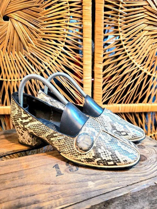 Vintage 60s Eleganza Slip on Shoes - Yatva