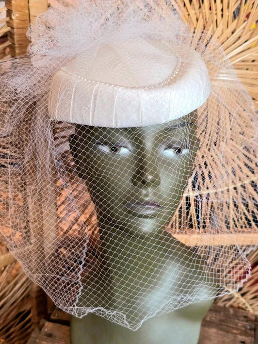 Vintage 60's Fascinator Hat With Veil - Yatva