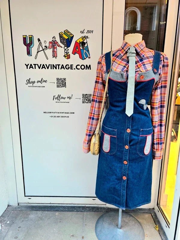 1980s denim dress Vintage 70's / 80's – Yatva Above The Knee Length Style:Long Flutter Sleeves racer How The Addams Family