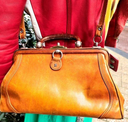 Vintage 70's / 80's Gladstone Shoulder / Hand Bag - Yatva