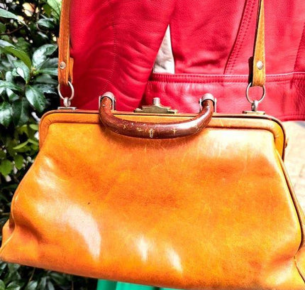 Vintage 70's / 80's Gladstone Shoulder / Hand Bag - Yatva