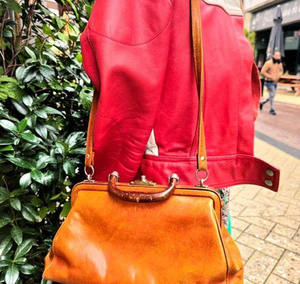 Vintage 70's / 80's Gladstone Shoulder / Hand Bag - Yatva