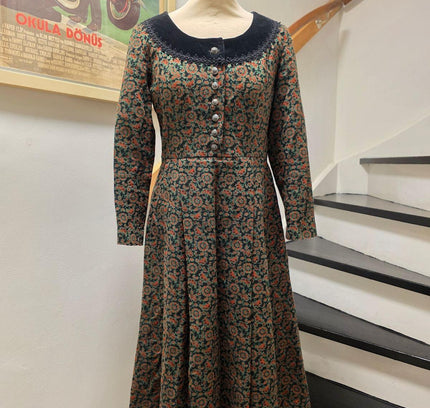 Vintage 70's/ 80's Kasper Traditional German Dress - Yatva