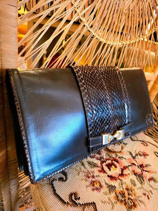 Vintage 70s / 80s Leather Clutch Bag - Yatva