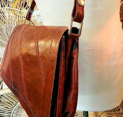 Vintage 70's / 80's Leather Shoulder Bag - Yatva