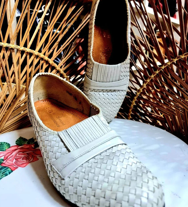 Vintage 70s / 80s Leather Slip on Shoes - Yatva