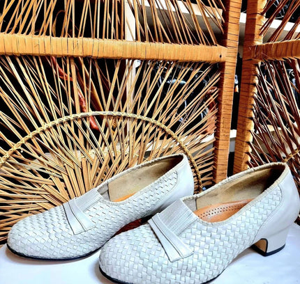 Vintage 70s / 80s Leather Slip on Shoes - Yatva
