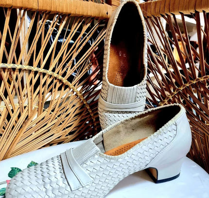 Vintage 70s / 80s Leather Slip on Shoes - Yatva