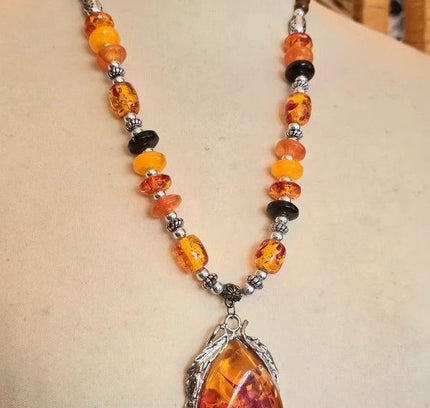 Vintage 70's Amber Necklace - Yatva