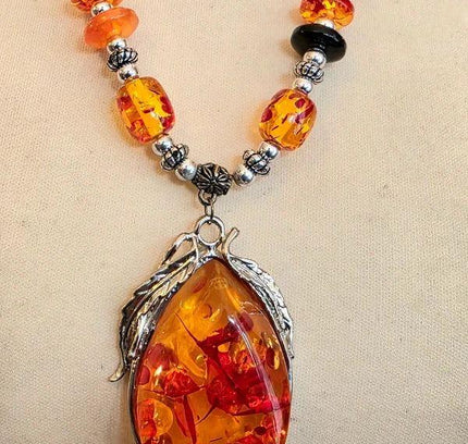 Vintage 70's Amber Necklace - Yatva
