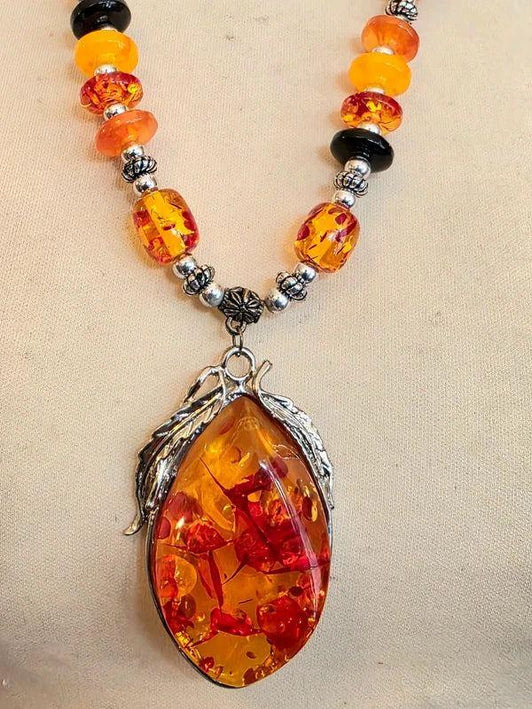 Vintage 70's Amber Necklace - Yatva