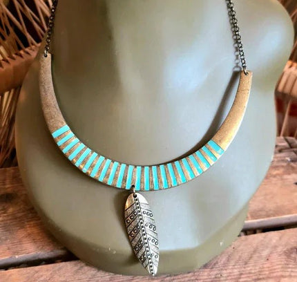 Vintage 70's Bib Statement Necklace - Yatva