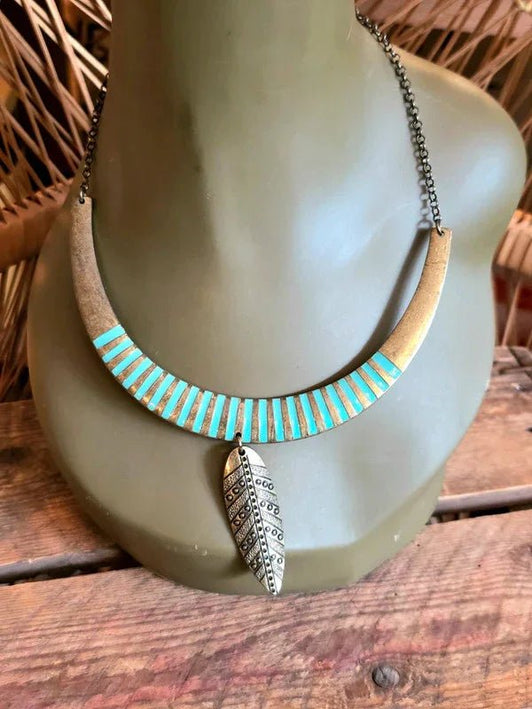 Vintage 70's Bib Statement Necklace - Yatva