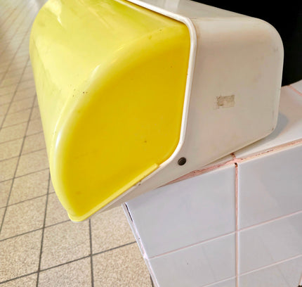 Vintage 70s Curver Holland Plastic Bread Bin - Space - Age Design - Yatva