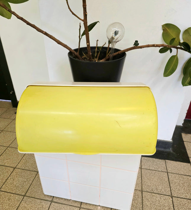 Vintage 70s Curver Holland Plastic Bread Bin - Space - Age Design - Yatva