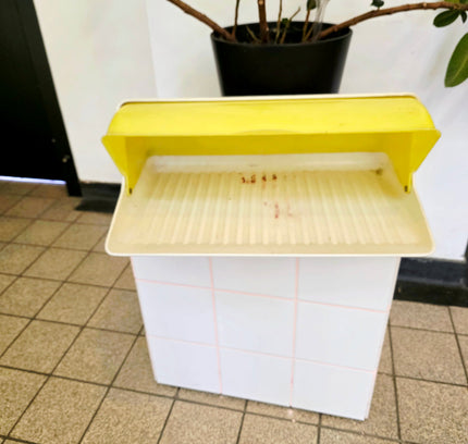 Vintage 70s Curver Holland Plastic Bread Bin - Space - Age Design - Yatva