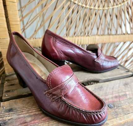 Vintage 70s Deadstock Brand New Serino Brogue Slip on Shoes - Yatva