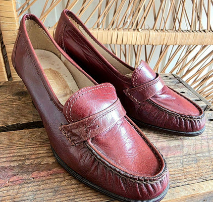 Vintage 70s Deadstock Brand New Serino Brogue Slip on Shoes - Yatva